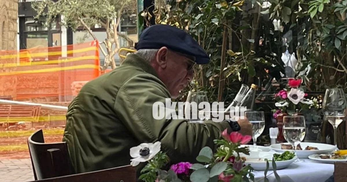 דניאל קרייג באתונה: תמונה בלעדית מכיכר קלאפתמונוס
