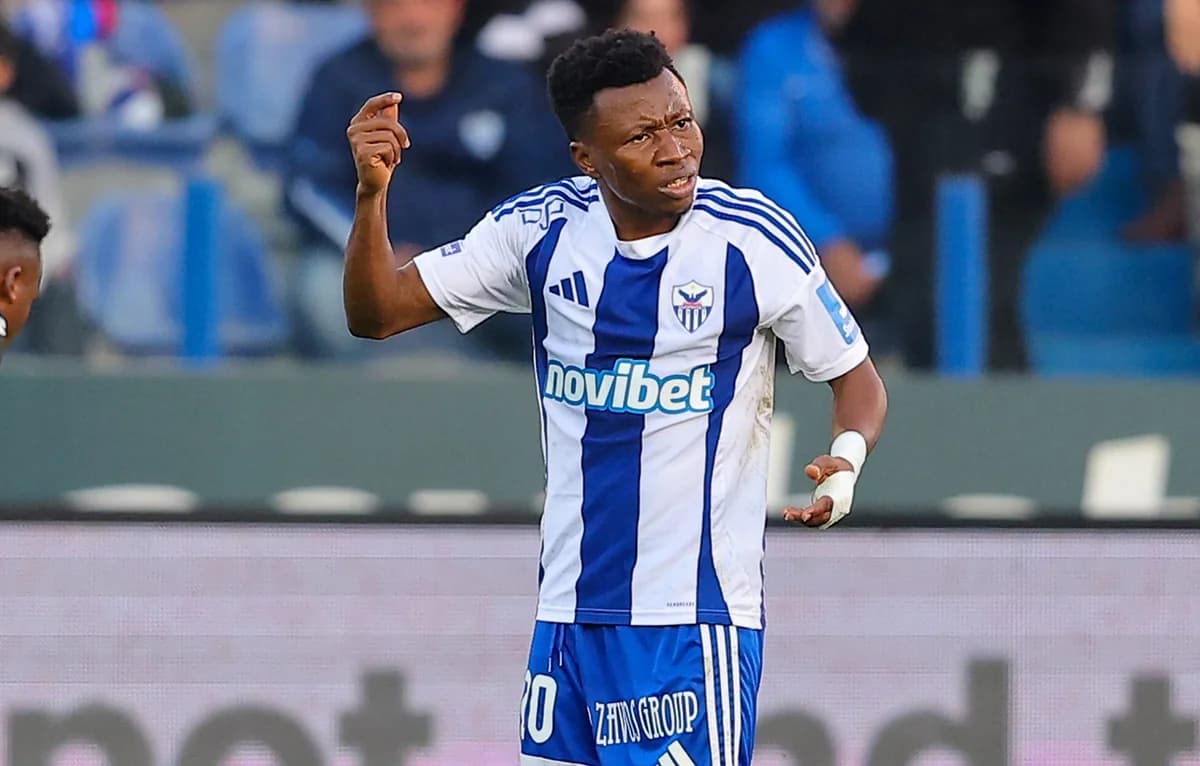 Renovación de Aboagye con Anorthosis Activada por Cláusula Contractual