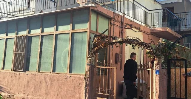 Thriller in Evosmos: 59-jährige Frau tot mit Anzeichen von Strangulation aufgefunden