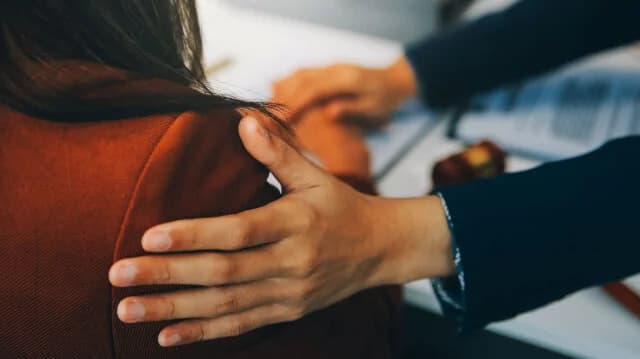 Επιθεώρηση Εργασίας: Αύξηση 43% σε περιστατικά βίας και παρενόχλησης το 2025