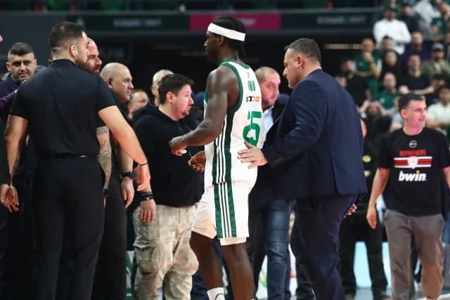 Παναθηναϊκός: Ερώτημα προς Ολυμπιακό για συνθήματα στο ΣΕΦ κατά Γιαννακόπουλου
