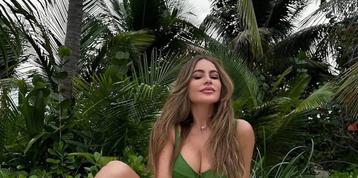 Sofia Vergara: Topless Photo by the Pool