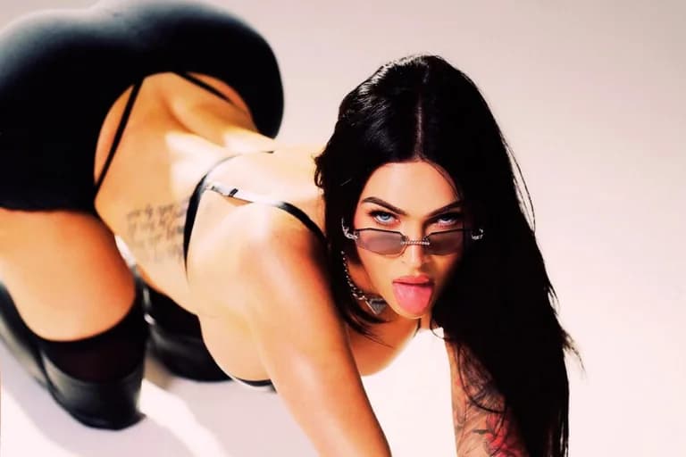 Megan Fox Returns to Instagram with Achilles and Machiavelli References
