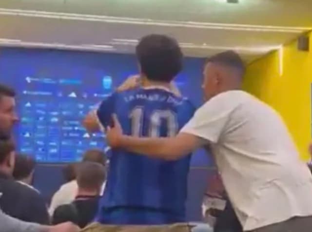 Fan unterbricht Scalonis Pressekonferenz, um vor Frankreich zu warnen