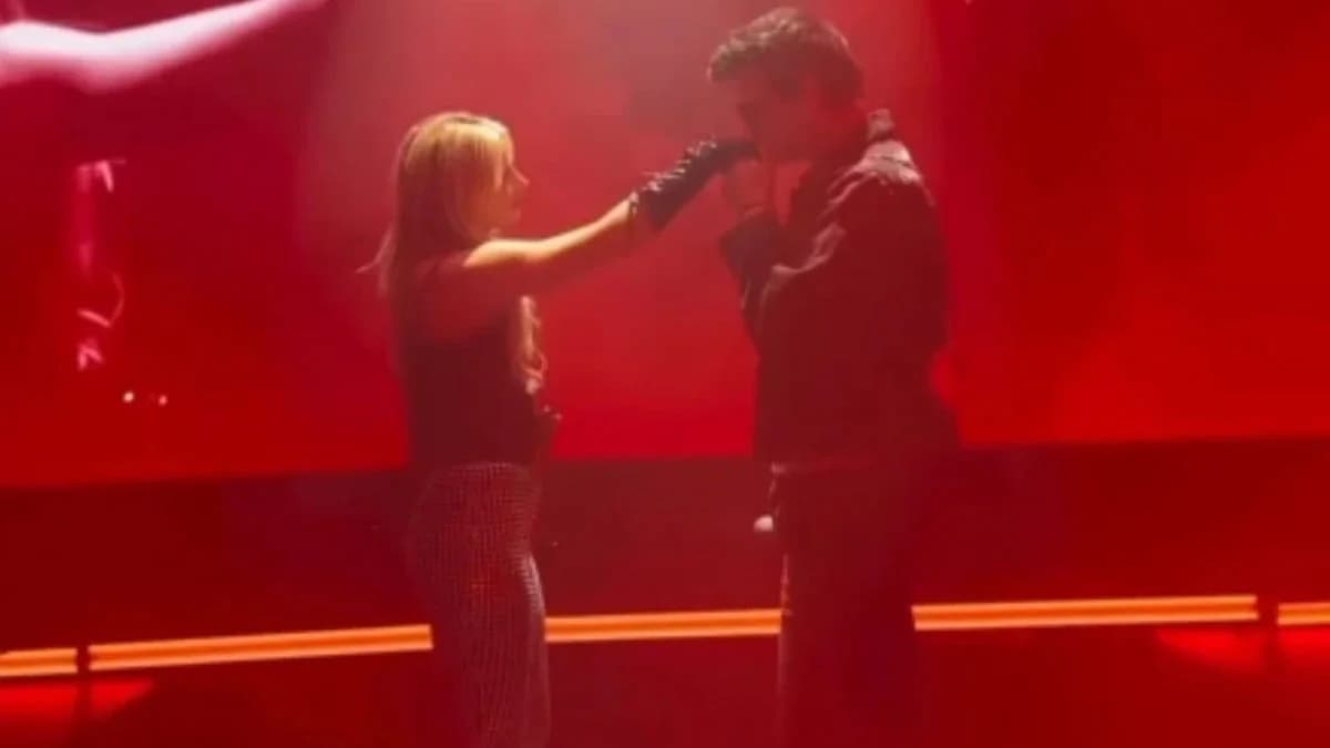Νίνο και Josephine: Στιγμές τρυφερότητας στη σκηνή