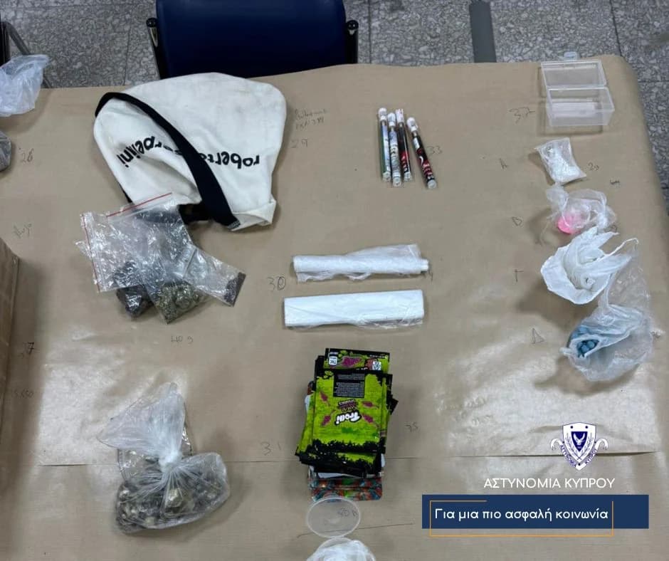 YKAN arresta a dos personas en Limassol por posesión de drogas: cocaína, cannabis y éxtasis incautados