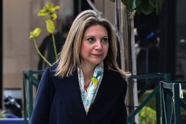 M. Karystianou greift Gerichtspräsidentin wegen 'fehlender' Videos von Tempi an