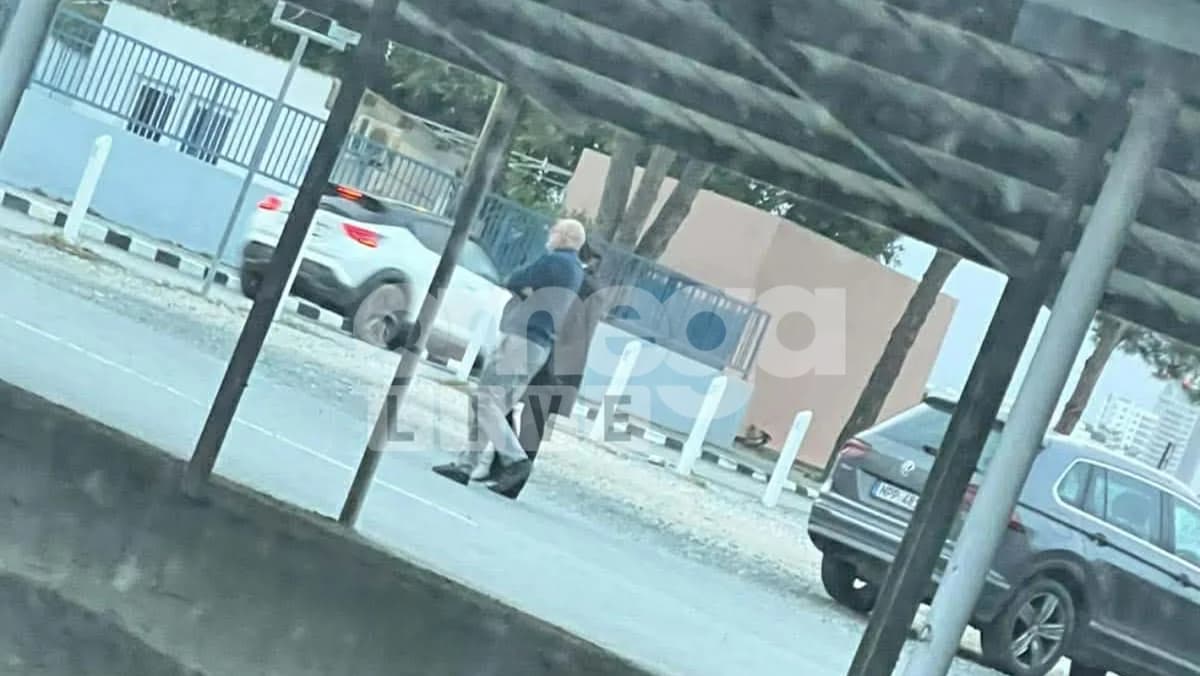 M. Drousiotis im Polizeipräsidium zu Vorwürfen