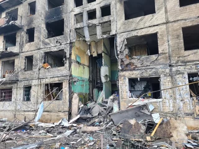 Ucrania: Dos muertos y decenas de heridos en ataques rusos