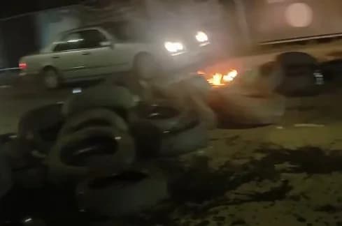 Limassol: Reifen in den Straßen von Agios Nikolaos in Brand gesetzt