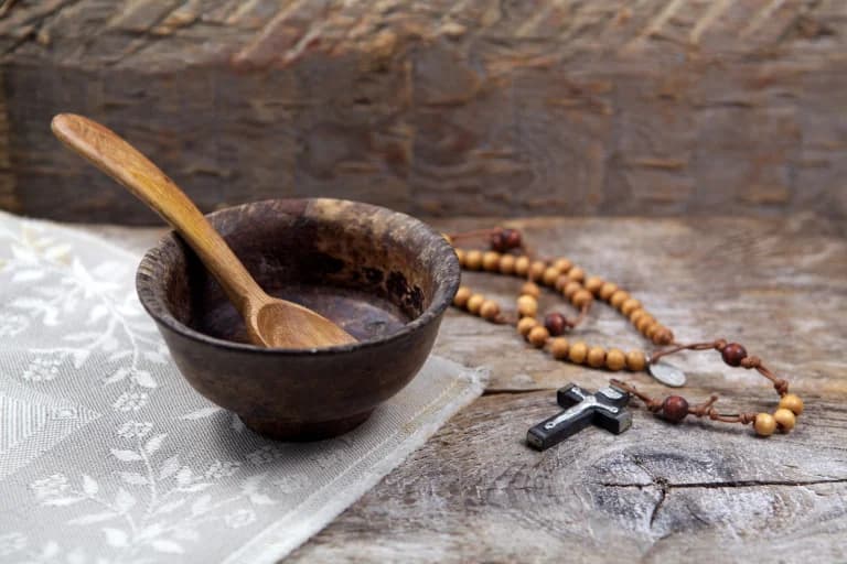 Ayuno de Semana Santa: Qué Abstenerse y Riesgos Potenciales
