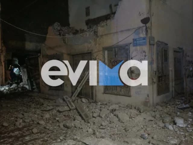 Κατάρρευση παλιού σπιτιού στη Χαλκίδα: Δείτε βίντεο και φωτογραφίες