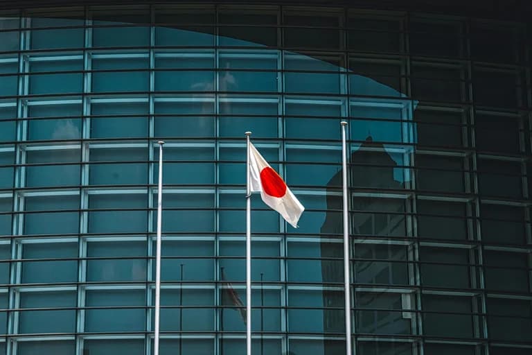 Japón enfrenta riesgo de escasez de combustible en medio de la crisis del petróleo