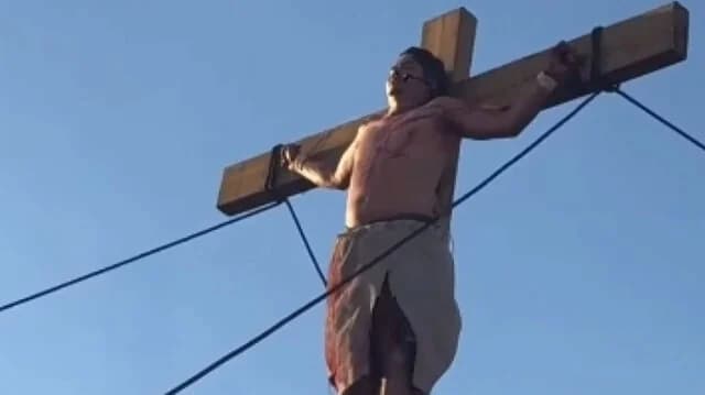 Mexiko: Schauspieler stürzt bei Kreuzigungs-Nachstellung vom Kreuz