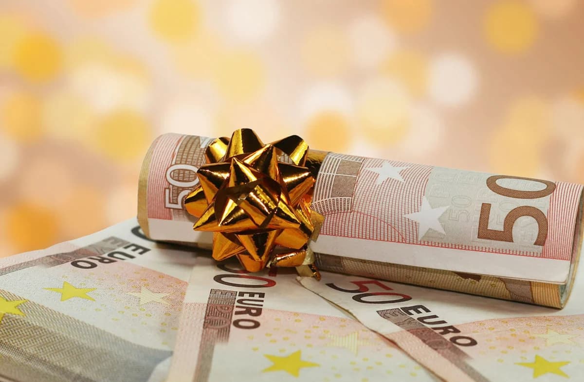 Πασχαλινό επίδομα 250 ευρώ: Όσα πρέπει να γνωρίζουν οι χαμηλοσυνταξιούχοι