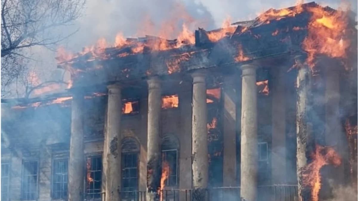 Ουκρανία: Ρωσικό πλήγμα ισοπέδωσε ιστορικό αρχοντικό του 19ου αιώνα