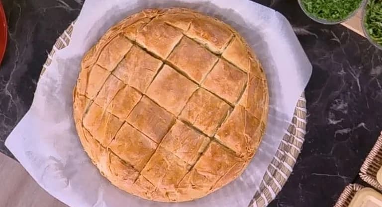 Συνταγή για σπιτική κρεατόπιτα για το Πάσχα