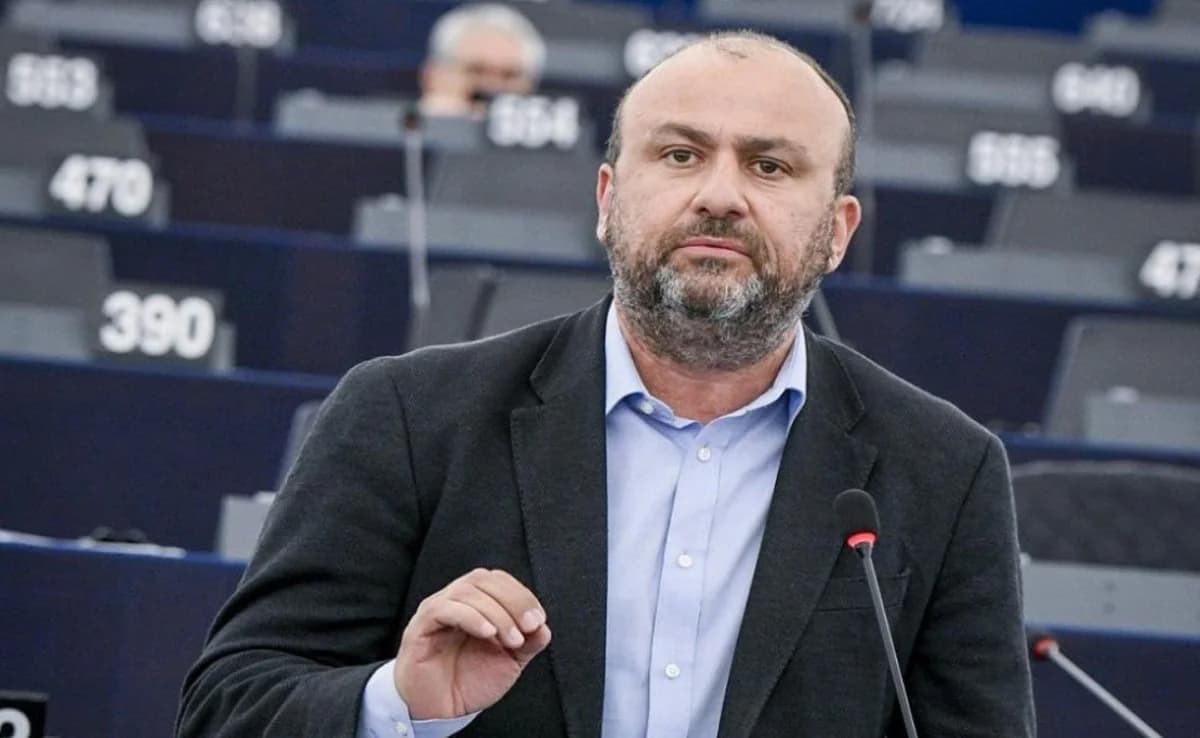 Δ. Παπαδάκης: «Καθαρά» τα αποτελέσματα εξέτασης του κινητού του