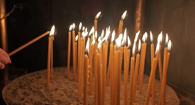 Κατάνυξη στους ναούς με το Τροπάριο της Κασσιανής
