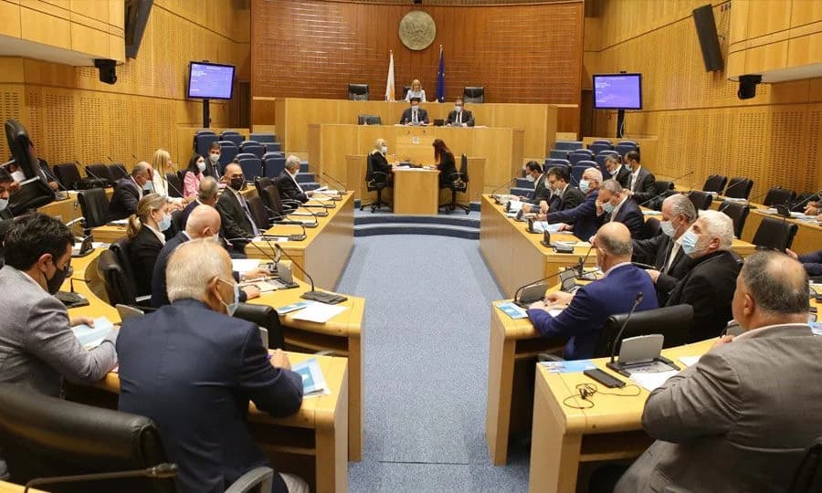 Парламент Кипра: Передачи и миграция в повестке дня