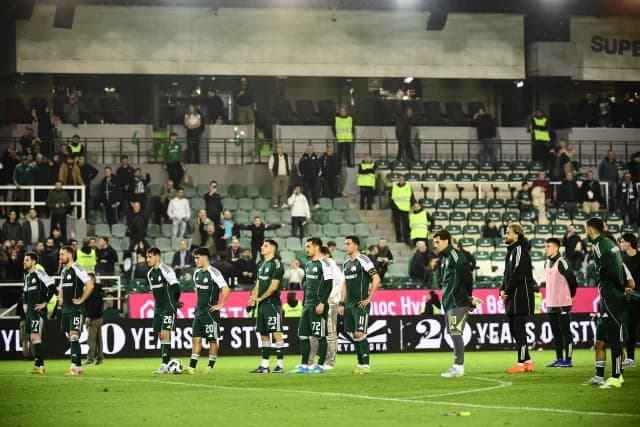 Panathinaikos: Fuertes abucheos y retirada de jugadores