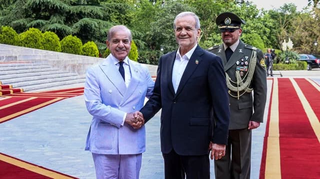 Συνομιλίες μεταξύ του πρωθυπουργού του Πακιστάν και του προέδρου του Ιράν για την περιφερειακή σταθερότητα