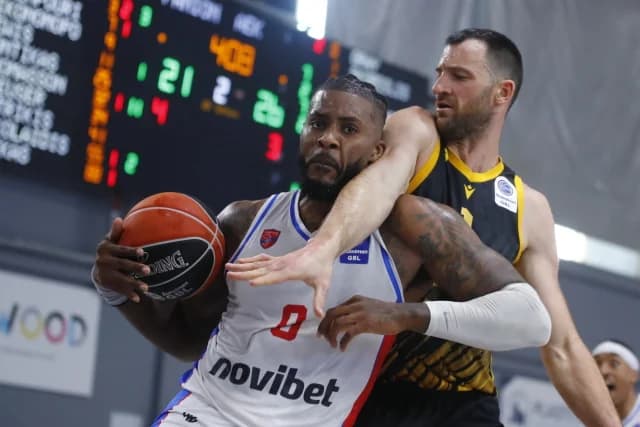 Basket League: Η ΑΕΚ νίκησε τον Πανιώνιο 57-71