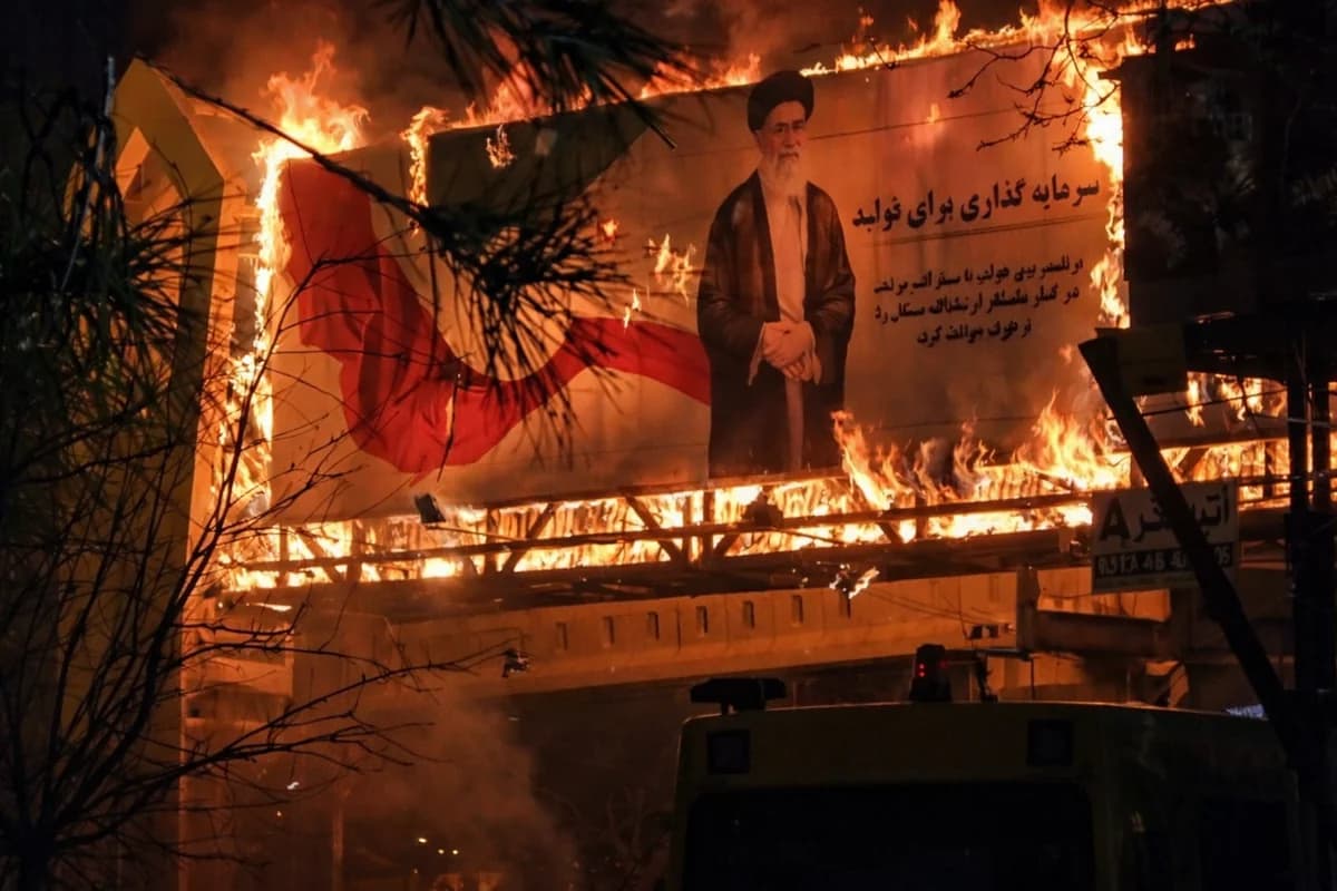 Iran: Interne Streitigkeiten und das Ende der Mullahs?