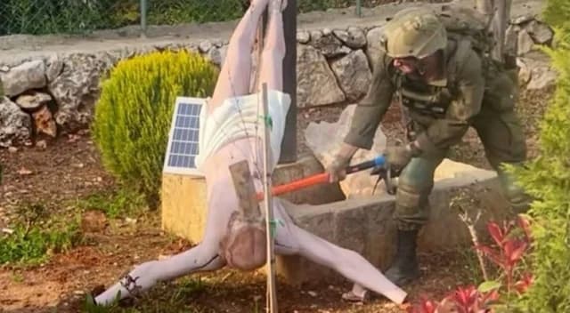 Israeli Soldiers Punished for Desecrating Statue in Lebanon