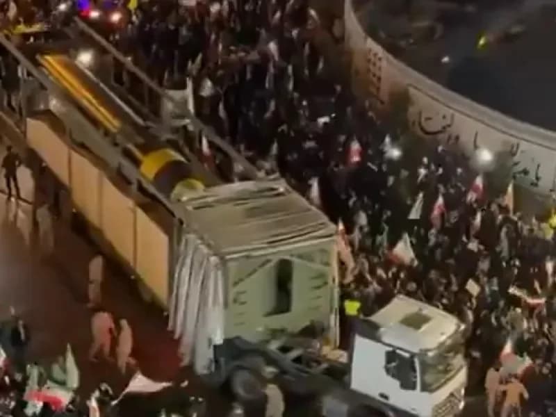Teheran: Raketenparade und Anti-USA-, Anti-Israel-Slogans