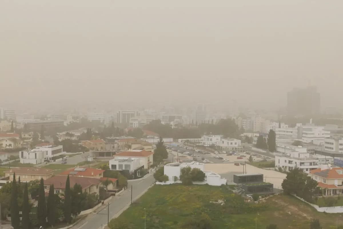 Polvo y lluvia en el pronóstico del tiempo, temperaturas en aumento
