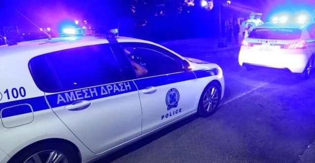 Εξάρχεια: Παραδόθηκε 24χρονος για μαχαίρωμα περιπτερά