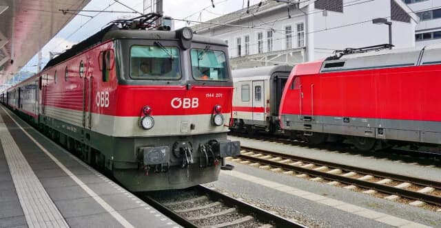 שיבושים בתחנת הרכבת בזלצבורג עקב דליפת כימיקלים