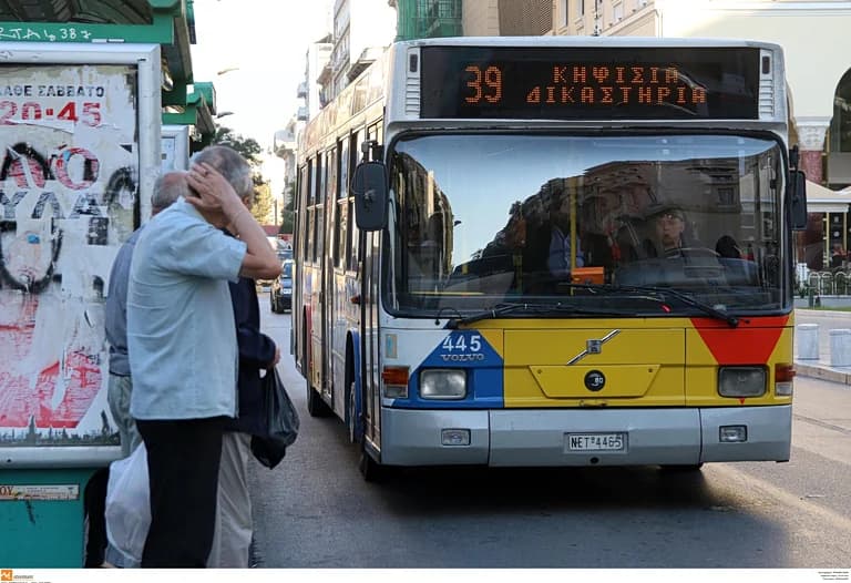 Renovación del transporte público de Atenas: Retos y retrasos