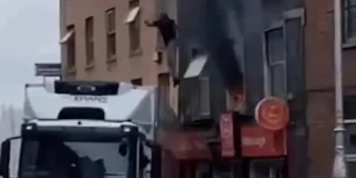 Dublin: Mann mit LKW aus brennendem Gebäude gerettet