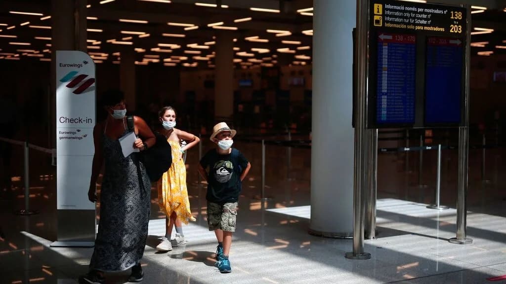 Μαγιόρκα: Κατάρρευση οροφής στο αεροδρόμιο, πανικός