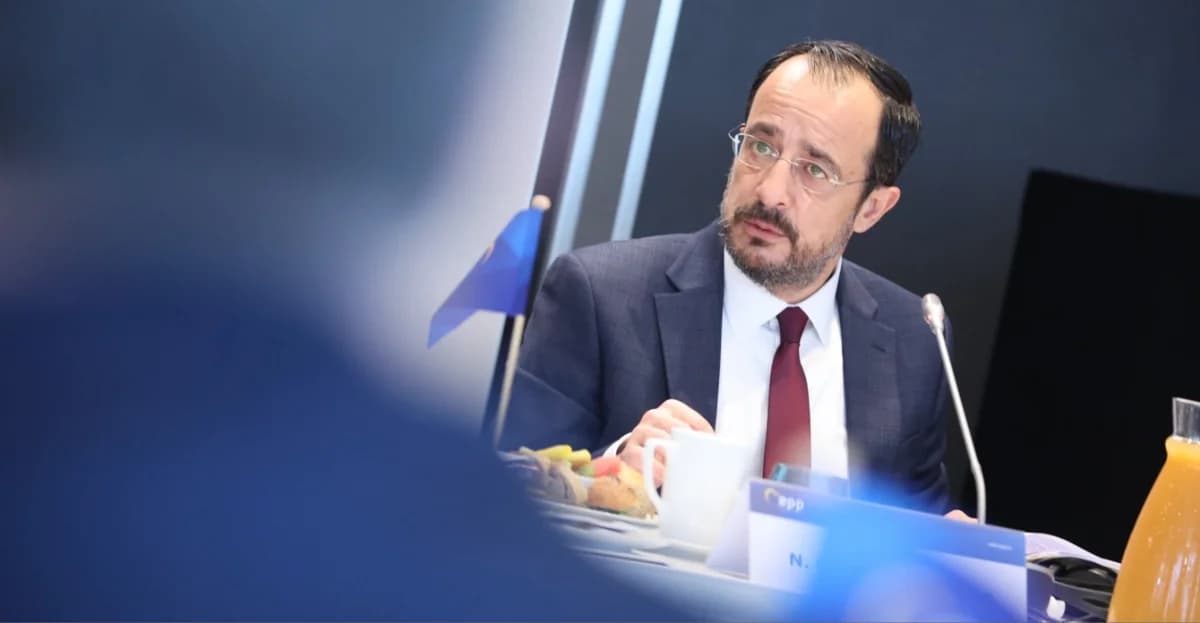 Χριστοδουλίδης: Μακρόν, η πρόοδος ΕΕ-Τουρκίας περνά από Κυπριακό