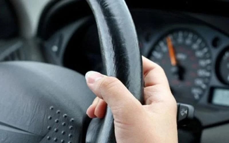 Limassol: 13-Year-Old Driver, Sister and Infant Without Seatbelts
