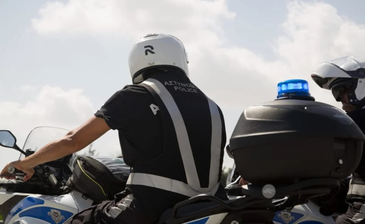 Limassol: 13-Jähriger fährt Auto, Baby ohne Gurt