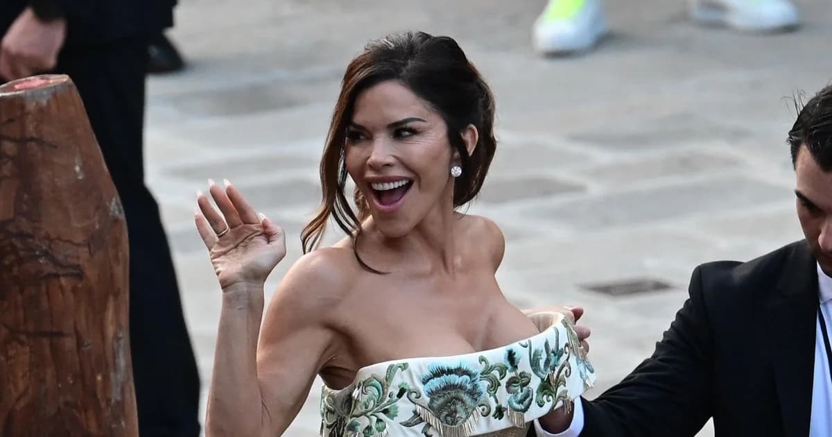 Λόρεν Σάντσεζ: Schiaparelli φόρεμα πριν τον γάμο με Μπέζος
