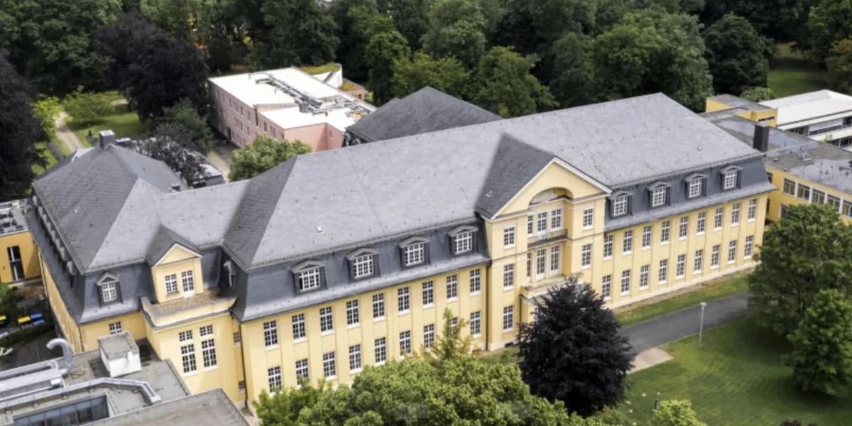 Lina Haider: Graduates High School at 11 in Germany