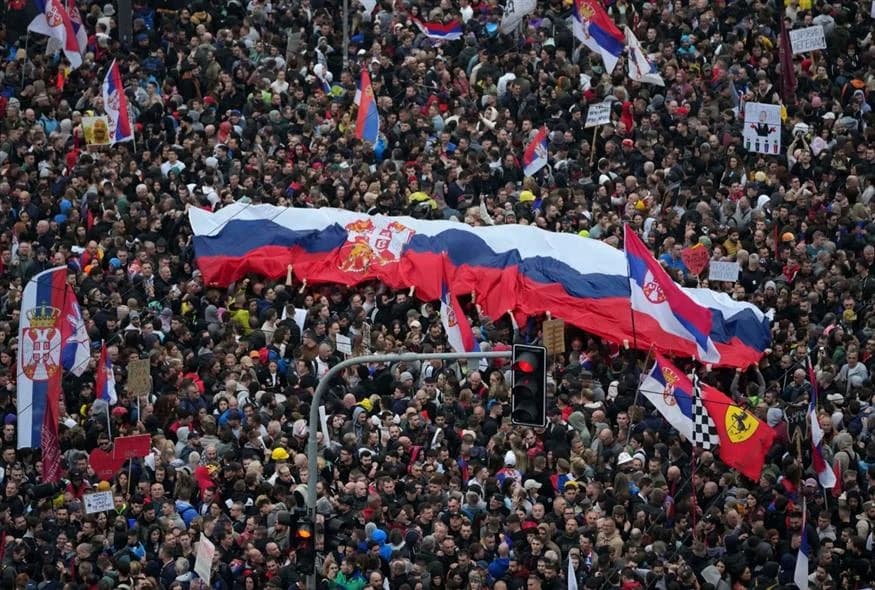 Serbia: Concentración Estudiantil en Belgrado por Elecciones Anticipadas