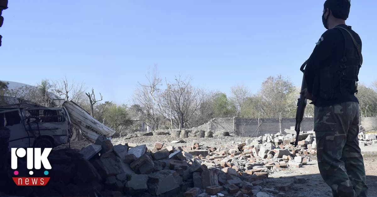 Pakistan: 13 Soldiers Killed in Suicide Attack