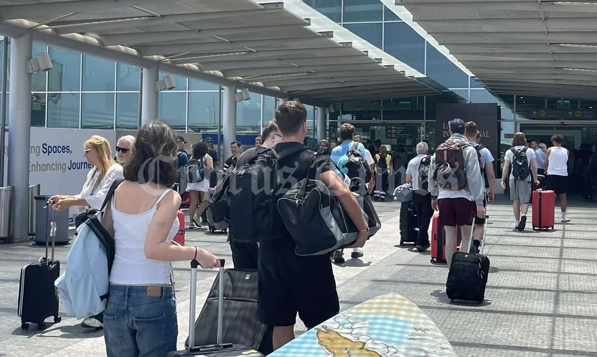53名塞浦路斯人从伊朗、以色列返回——3000名旅客暂时滞留塞浦路斯
