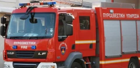 Пожар в офисах компании в Никосии, повреждены автомобили