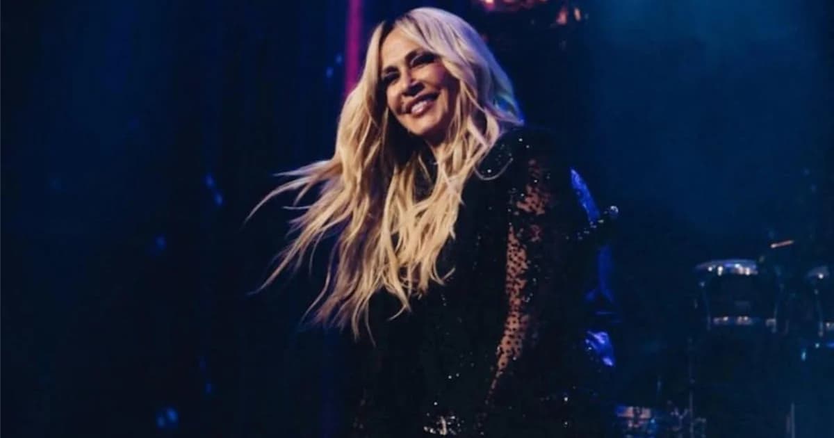 Anna Vissi: Atemberaubende Frisur als Taufpatin in Capri