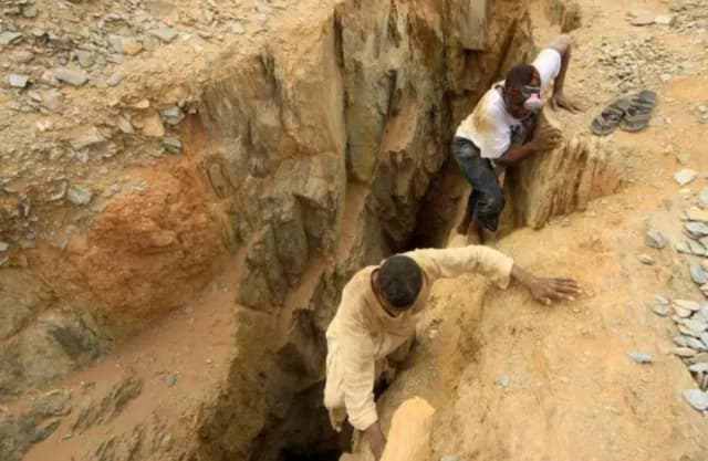 Sudán: 11 muertos en derrumbe de mina de oro