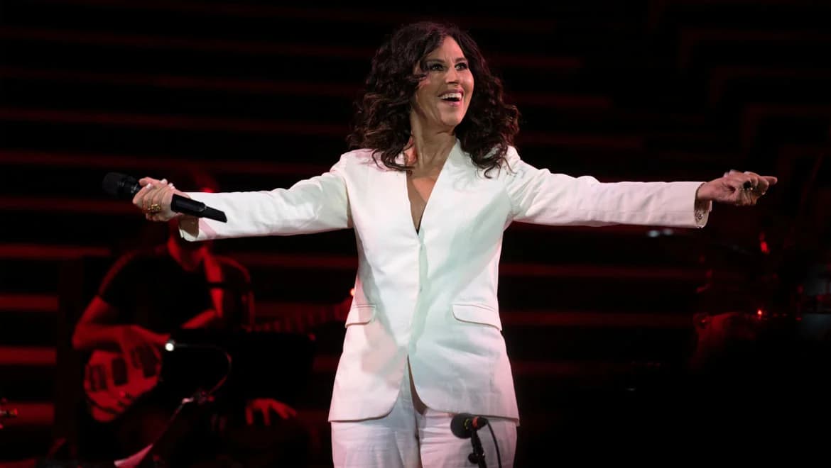 Eleftheria Arvanitaki: Tour Cancelled Due to Health Issues