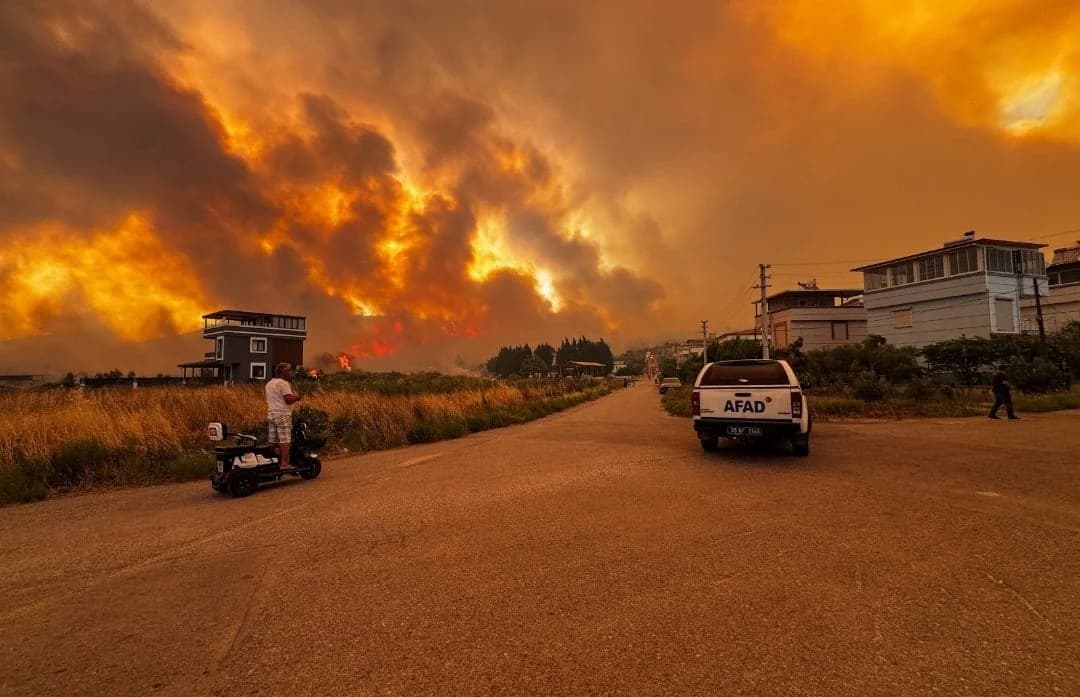 Izmir: Über 50.000 wegen Waldbränden evakuiert