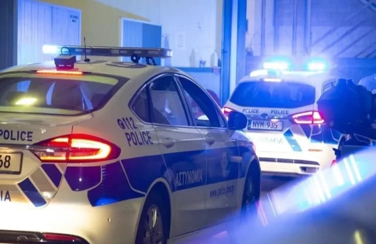 לרנקה: אופנוע התנגש בשני כלי רכב